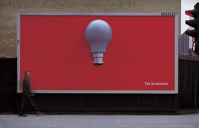Интересный билборд с лампочкой